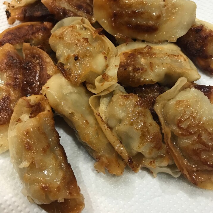 少ない油で揚げ焼き 揚げ餃子 レシピ 作り方 By あいmaman 楽天レシピ